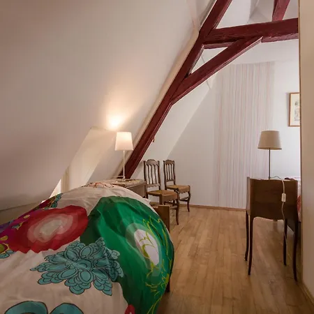 Holiday home Lovely In Le Moustier With Terrace