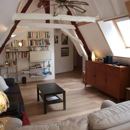 Holiday home Lovely In Le Moustier With Terrace