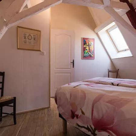 Lovely In Le Moustier With Terrace Holiday home *