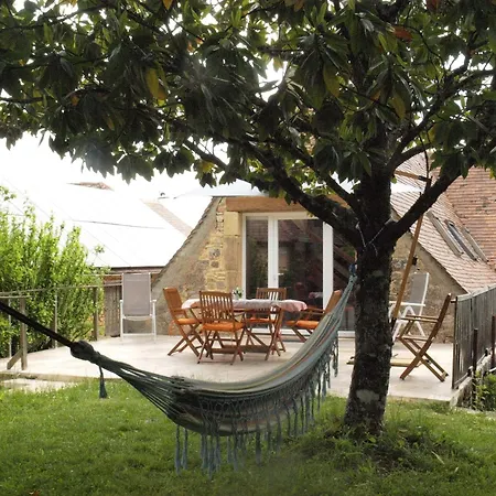 Lovely In Le Moustier With Terrace *